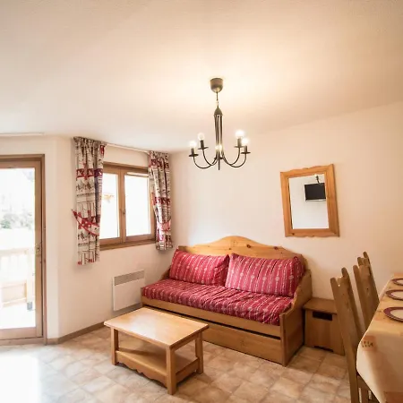 Spacieux 6 Pers Au Pied Des Pistes Avec Balcon Et Parking - Val-cenis - Fr-1-508-8 *